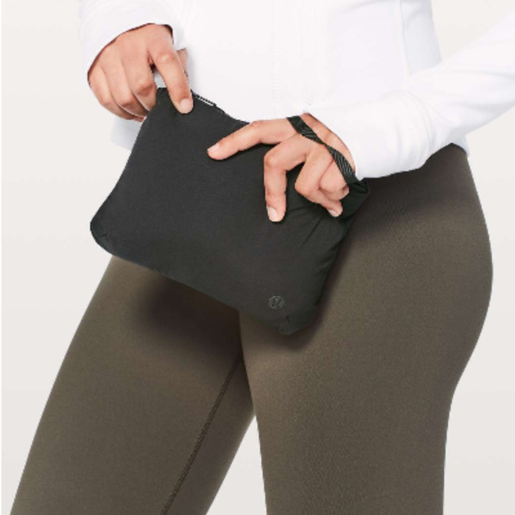 Lululemon Pack In The Heat Scarf - Picture 2 of 2